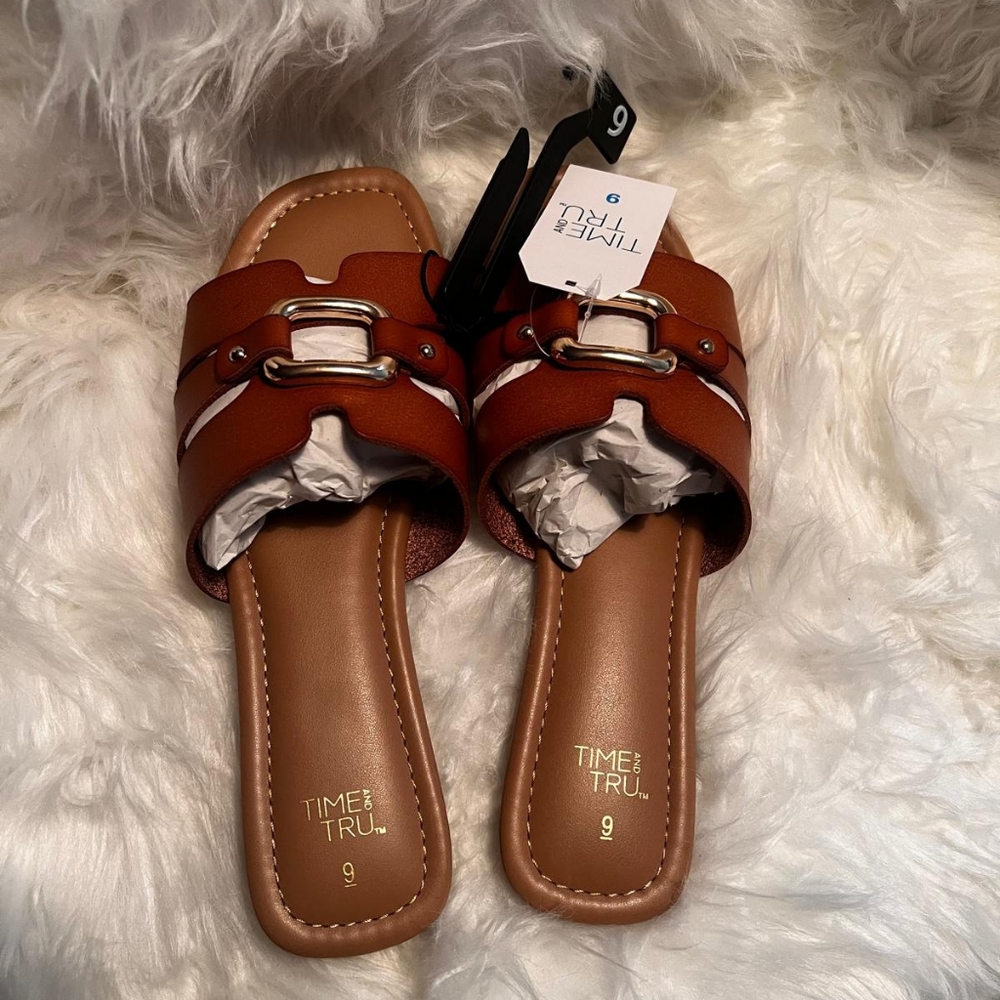 Time and Tru Women's Tan Slide Sandals
